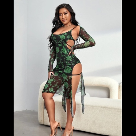 Too small - Picture 3 of 4